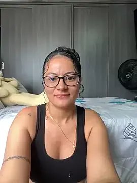 lorennahernandez01 on StripChat