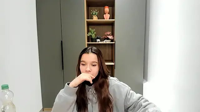 StripChat LouanneBrant is Freechat LouanneBrant — I'll show my heart