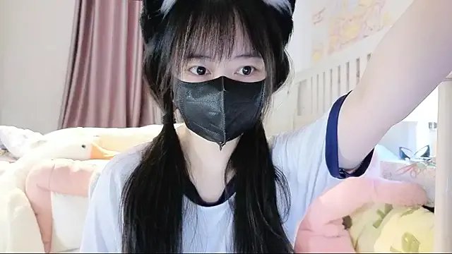 love-uiui on StripChat