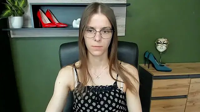 Freechat love_megi on StripChat