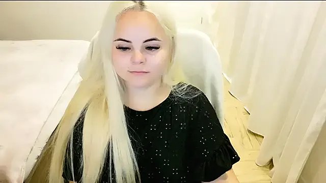 lovely-eyes on StripChat