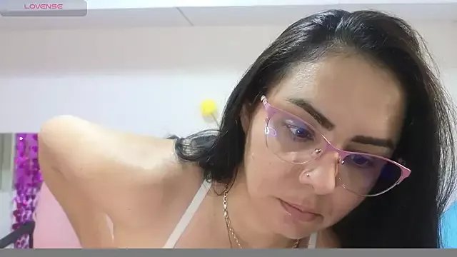 lovely_trix on StripChat