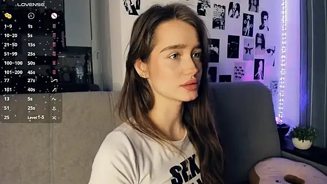 lovelyalivia on StripChat