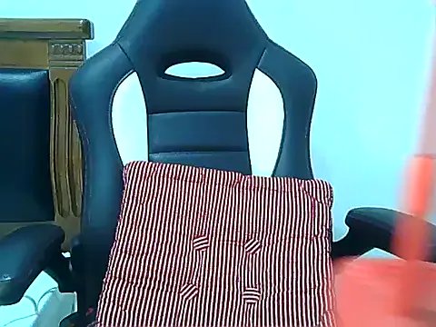 lovelynie123 on StripChat