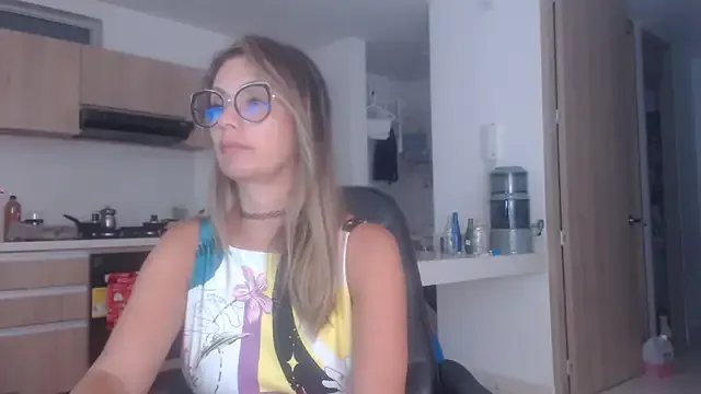 LovePaula on StripChat