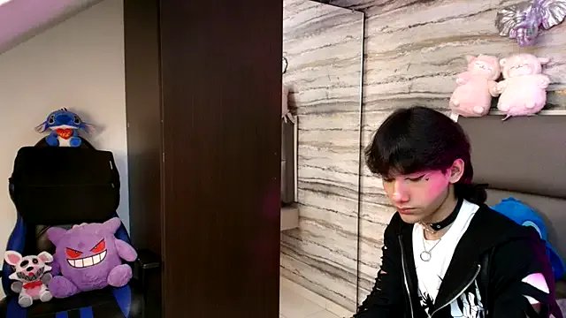 Lovers_21 on StripChat