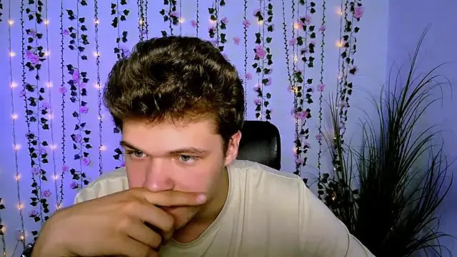 lucas_long_ on StripChat