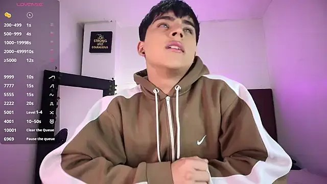 Lucass_love on StripChat