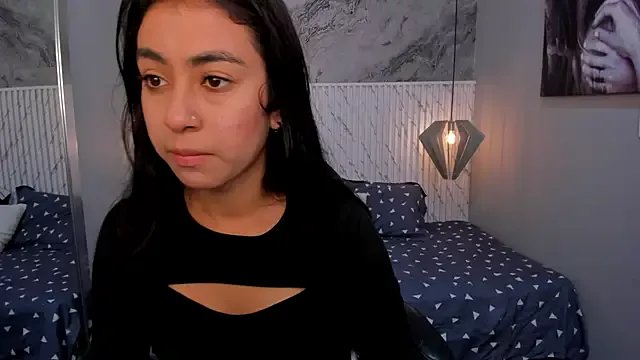 lucelly_15 on StripChat