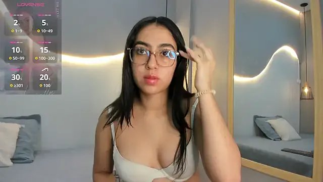 lucelly_15 on StripChat