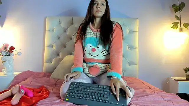 Luci_Ramirez on StripChat