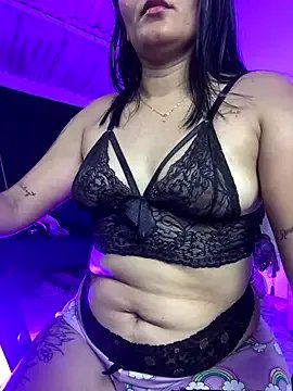 Lucia-Candy on StripChat