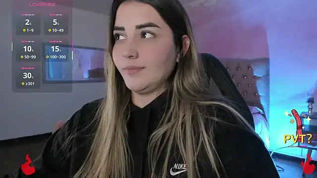 Freechat Lucia_star__ on StripChat