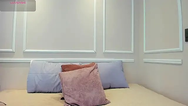 Lucy_Canel — Naked Oil Show 