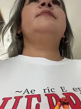 Lucy_Milf_474 on StripChat