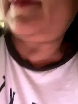 Lucy_Milf_474 on StripChat