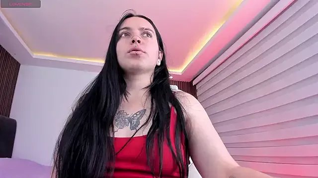 Lucy_Smith2 on StripChat