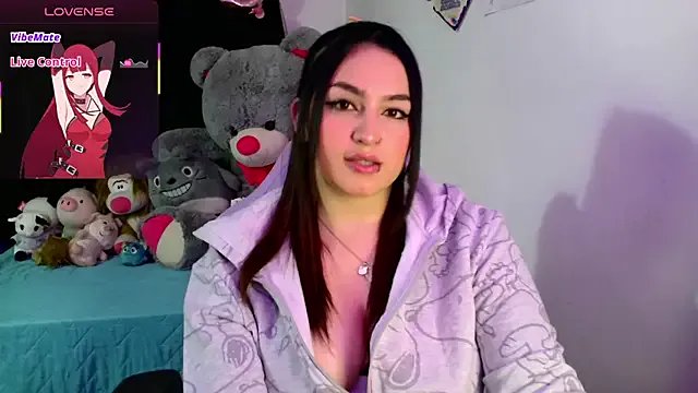 lucycherry__ on StripChat