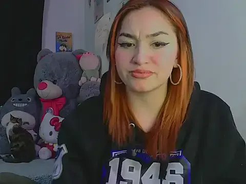 lucycherry__ on StripChat