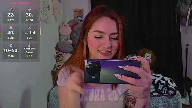 lucycherry__ on StripChat