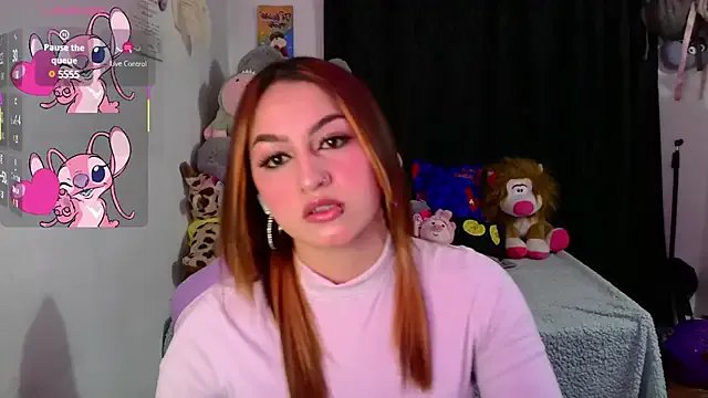 lucycherry__ on StripChat