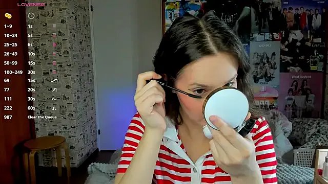 LucyRose3 on StripChat