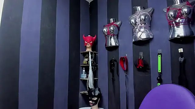 LucyStrike_ on StripChat