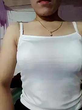 LucyyLy on StripChat