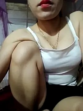 LucyyLy on StripChat