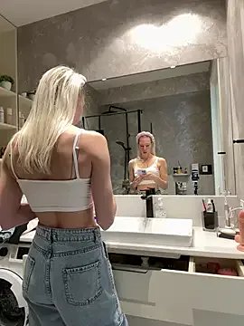 LuisaBecker on StripChat