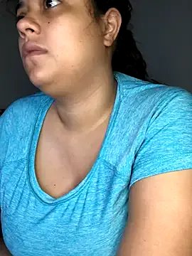 luisahot_9727 on StripChat