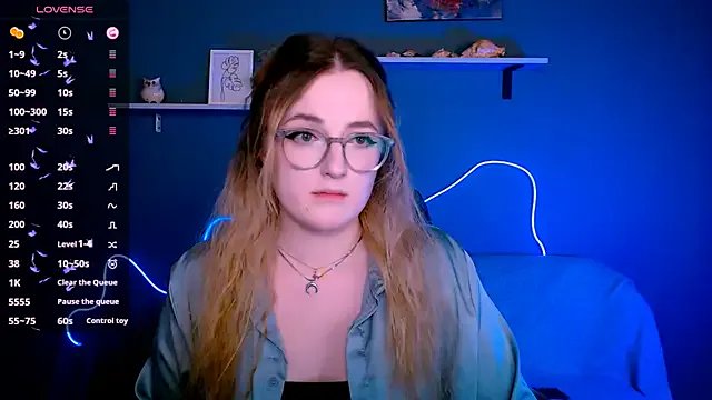 luna_berryy on StripChat