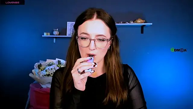 luna_berryy on StripChat