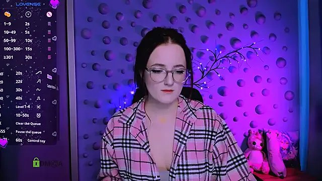 luna_berryy on StripChat