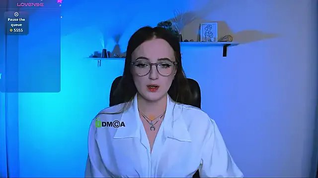 luna_berryy on StripChat