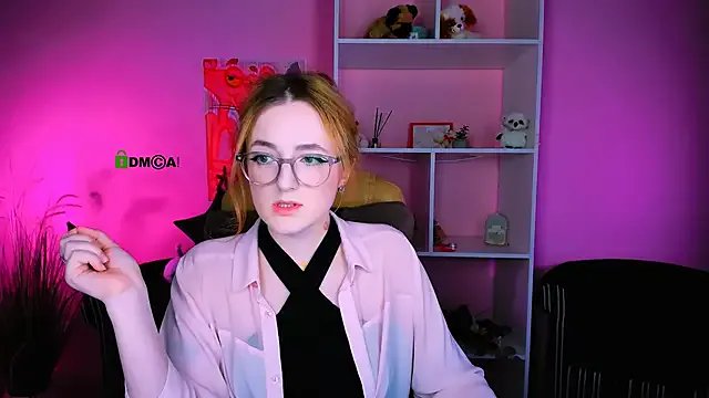 luna_berryy on StripChat