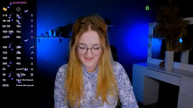 luna_berryy on StripChat