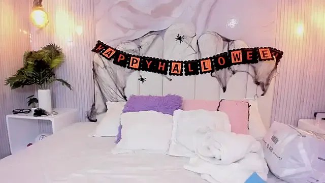 luna_hot_ass on StripChat