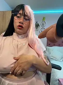 Luna_Paris_ on StripChat