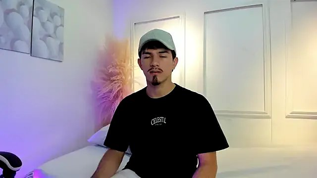 luna_stanford on StripChat