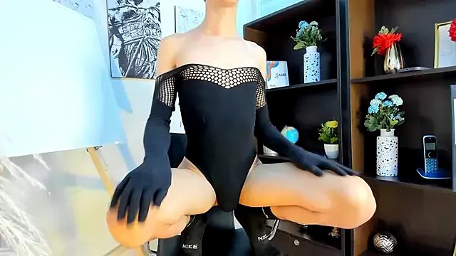 luna_stanford on StripChat