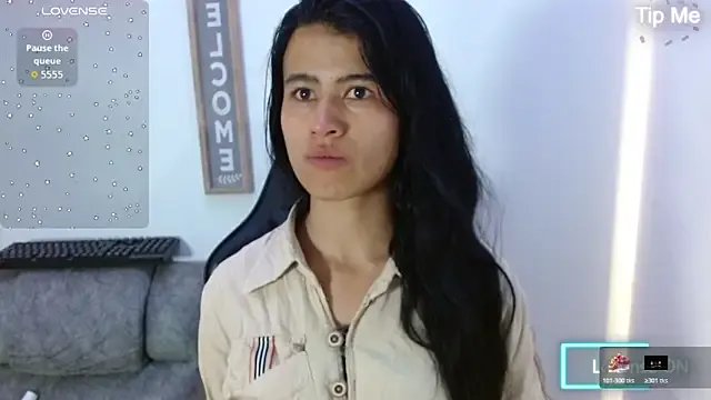 luna_starr69 on StripChat