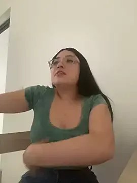 Lunaa_bellaa on StripChat