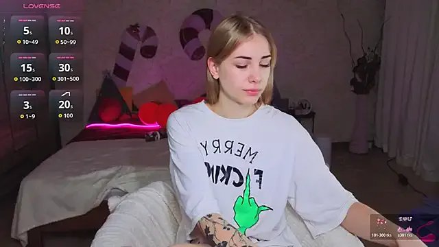 LunaBelli on StripChat