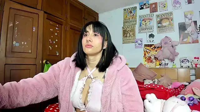 LunaDeCristall on StripChat