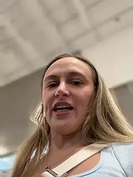 lunagirl13 on StripChat