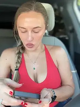 lunagirl13 on StripChat