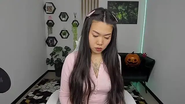 LunaPurrr on StripChat