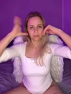 lunawolf21 on StripChat