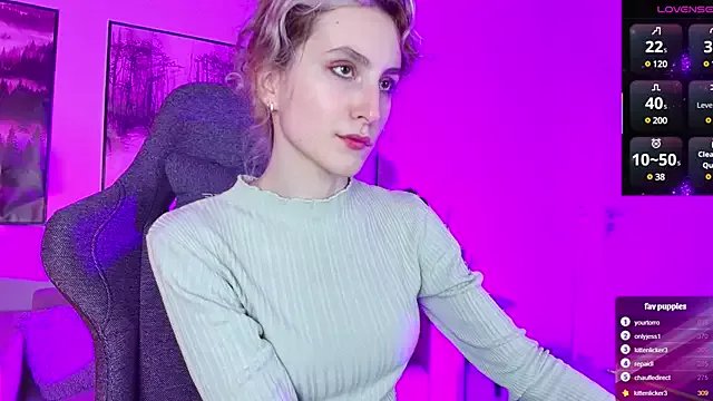 LuxRayi on StripChat